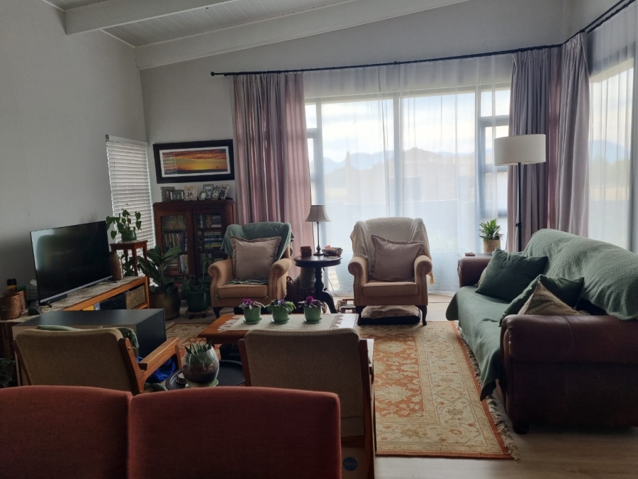 To Let 3 Bedroom Property for Rent in Redstone Private Country Estate North West